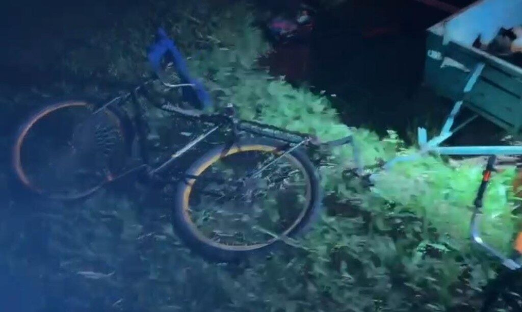 Duas Pessoas Morrem Em Batida Entre Carro E Bicicleta Na PR 218