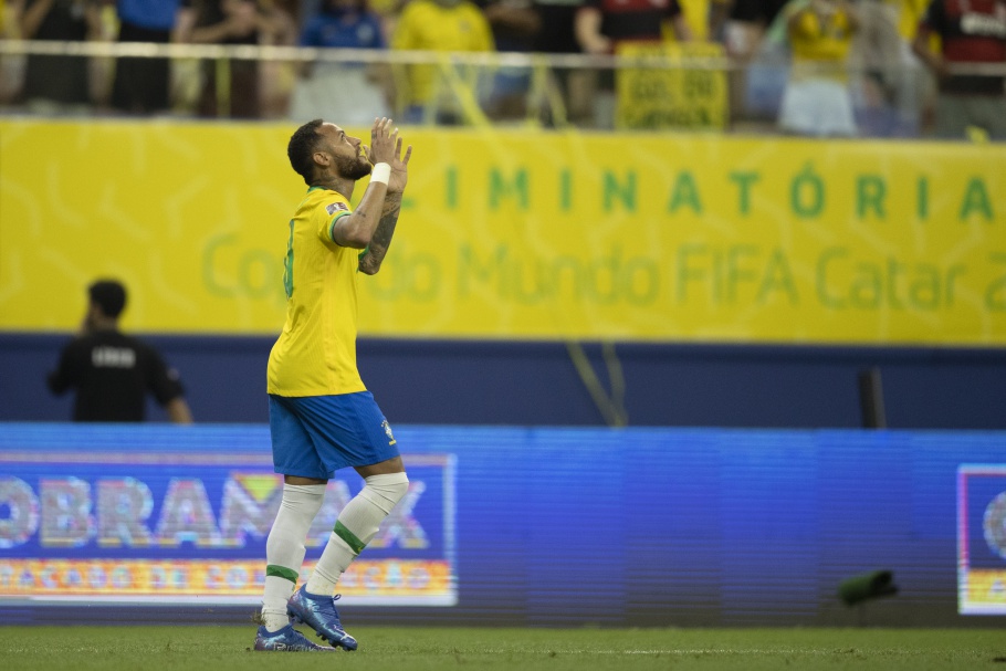 Neymar reclama de dores após treino e desfalca o Brasil contra a