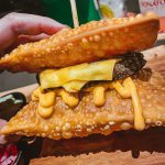 Hambúrguer de pastel chama atenção em Maringá