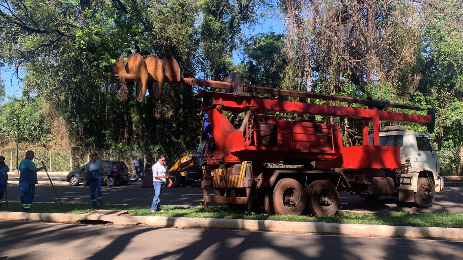 Maringá instala dois poços para testar soluções para drenagem no entorno do Parque do Ingá