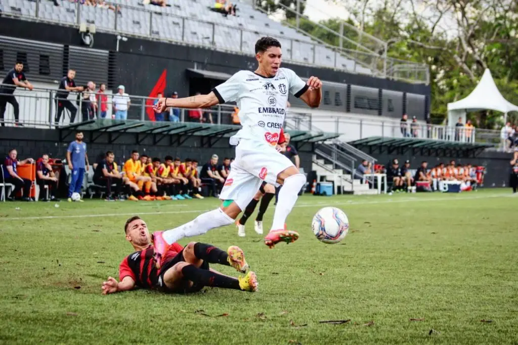 Maringá perde para o Athletico e está fora da final do Paranaense sub-20