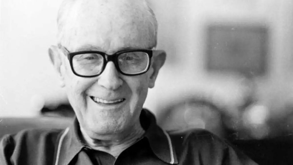 Drummond é celebrado nos 120 anos de seu nascimento