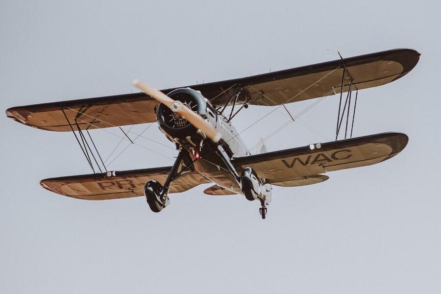 Morador de Maringá tem avião raro projetado no período entreguerras 