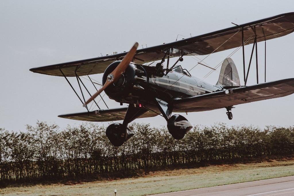 Morador de Maringá tem avião raro projetado no período entreguerras