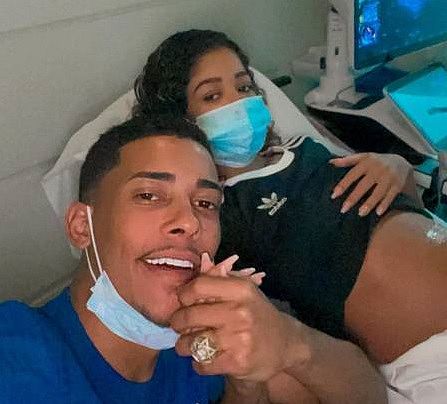 As 17 anos, namorada de MC Poze do Rodo espera terceiro filho do casal