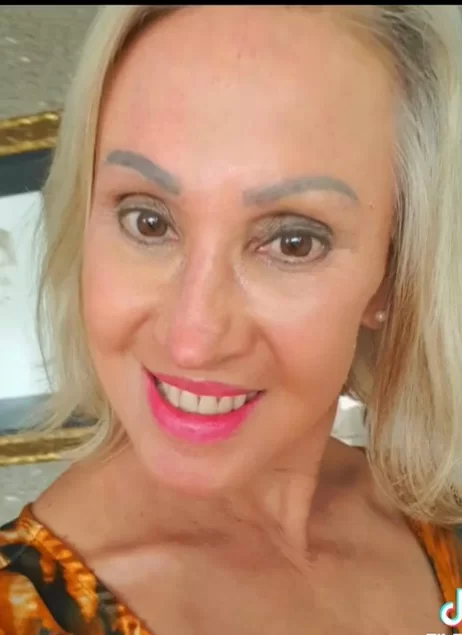 Depois de lançar concurso 'vagina mais bonita do Brasil', modelo