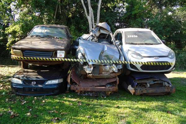 DER faz leilão online de sucatas de veículos com valores a partir de R$ 50