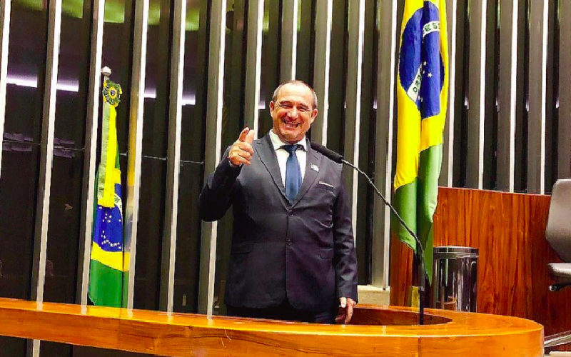 Flagrado com R$ 505 mil em aeroporto é prefeito de cidade com 12 mil habitantes