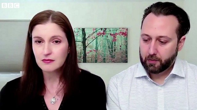 Mulher gera bebê errado depois de clínica de fertilização trocar esperma