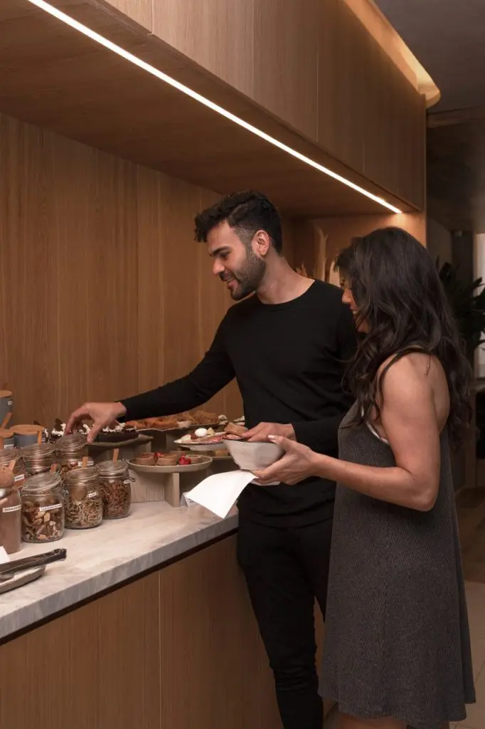 Hotel apresenta pacotes especiais para noite de núpcias
