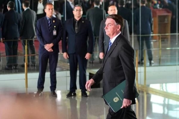 Leia na íntegra o 1º pronunciamento do presidente Bolsonaro após derrota