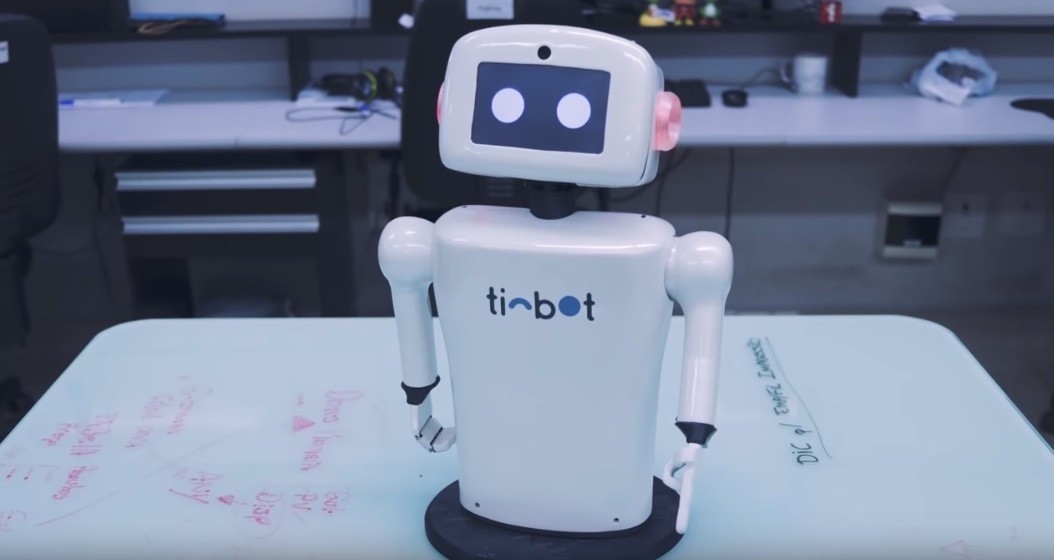 Tinbot Robótica  Conheça o robô brasileiro
