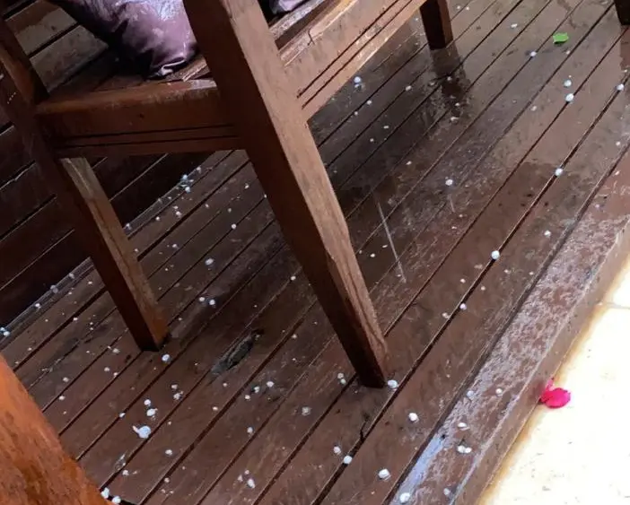 Maringá registra chuva de granizo e rajadas de vento de quase 100 km/h