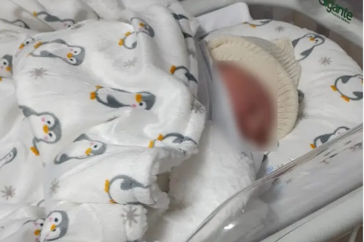 Jovem vai fazer exame para gastrite e descobre estar grávida seis horas antes do parto