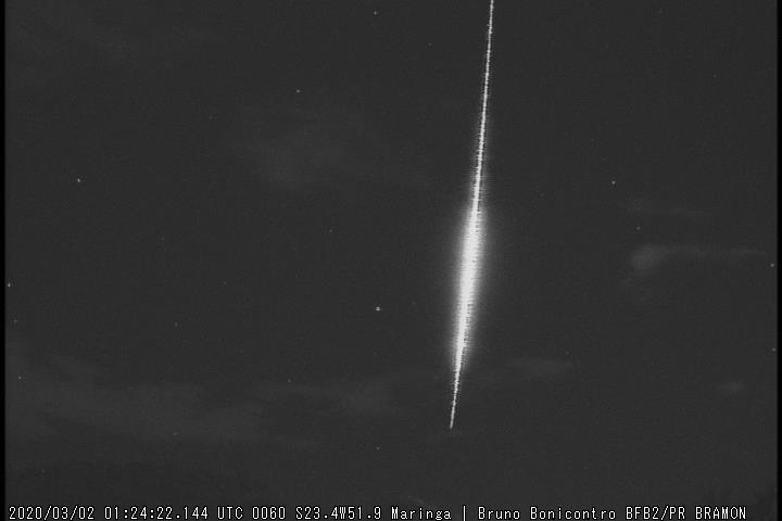 Estação de monitoramento registra meteoros no céu de Maringá; VÍDEO