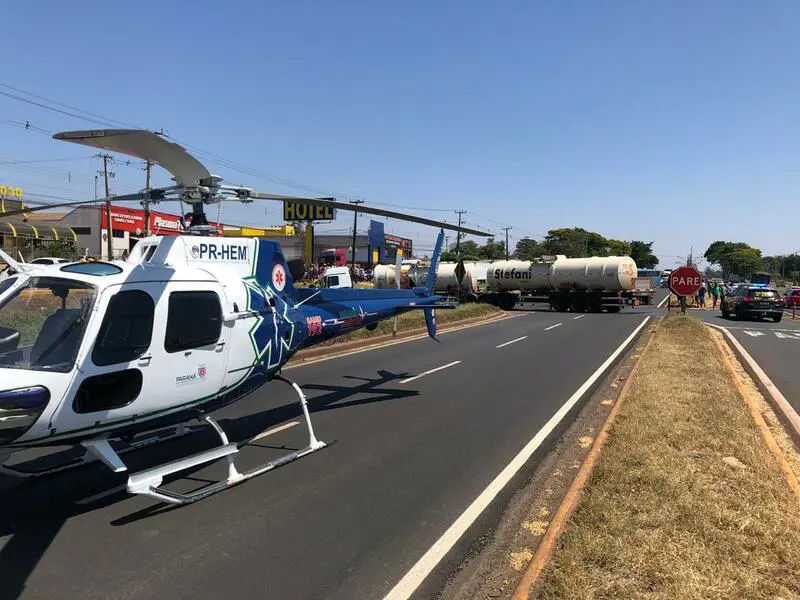 Ocupantes de motocicleta ficam feridos após colisão com caminhão na BR-376