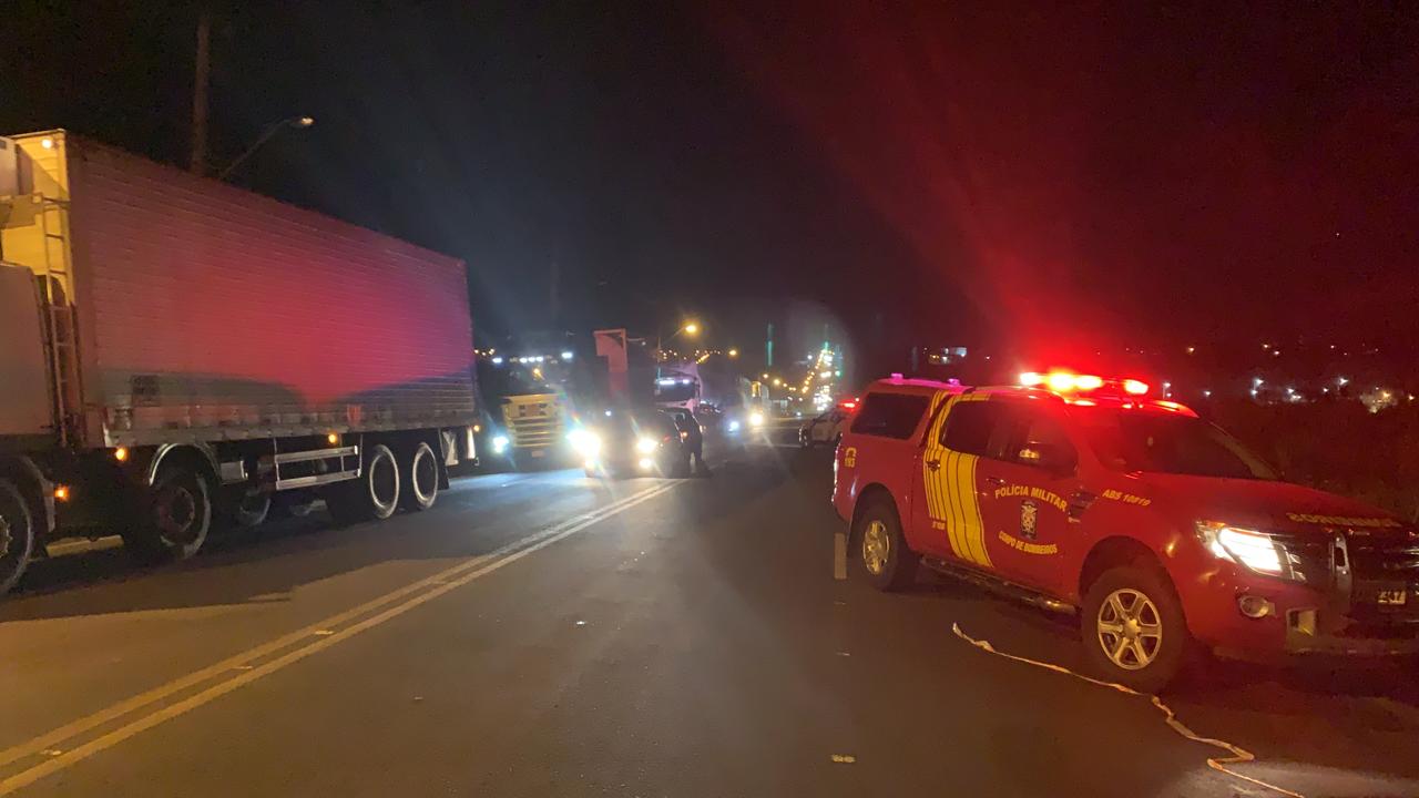 Acidente envolvendo cinco veículos deixa quatro feridos em Maringá