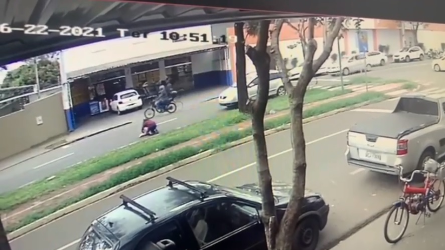 VÍDEO: Criança de 3 anos é atropelada na Avenida Mandacaru, em Maringá