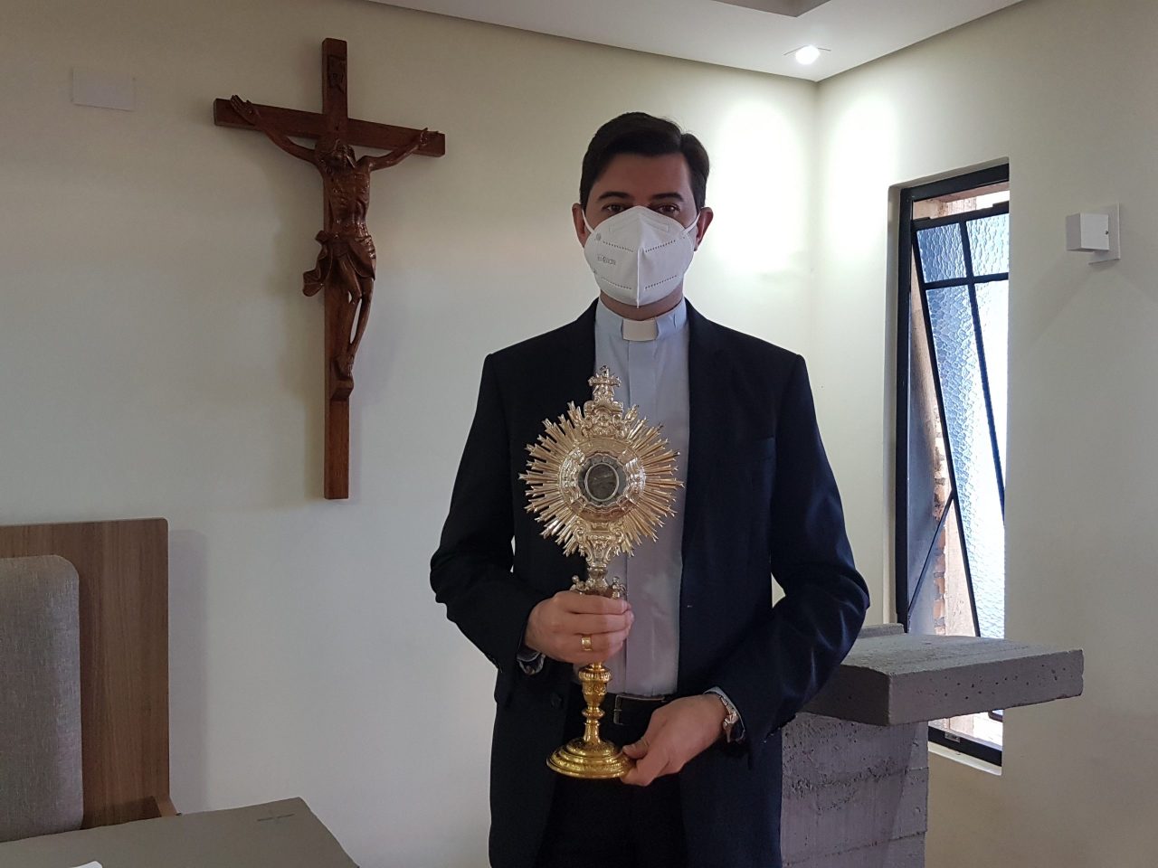 Paróquia da Arquidiocese de Maringá guarda fragmento da cruz de Cristo