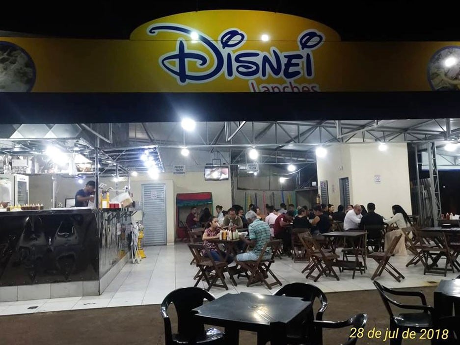 Há dois anos, 'dogão' de Maringá mudou de nome por exigência da Disney