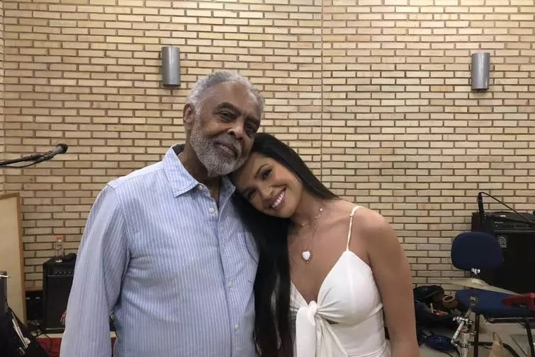 Saiba como assistir à live de Gilberto Gil com Juliette Freire
