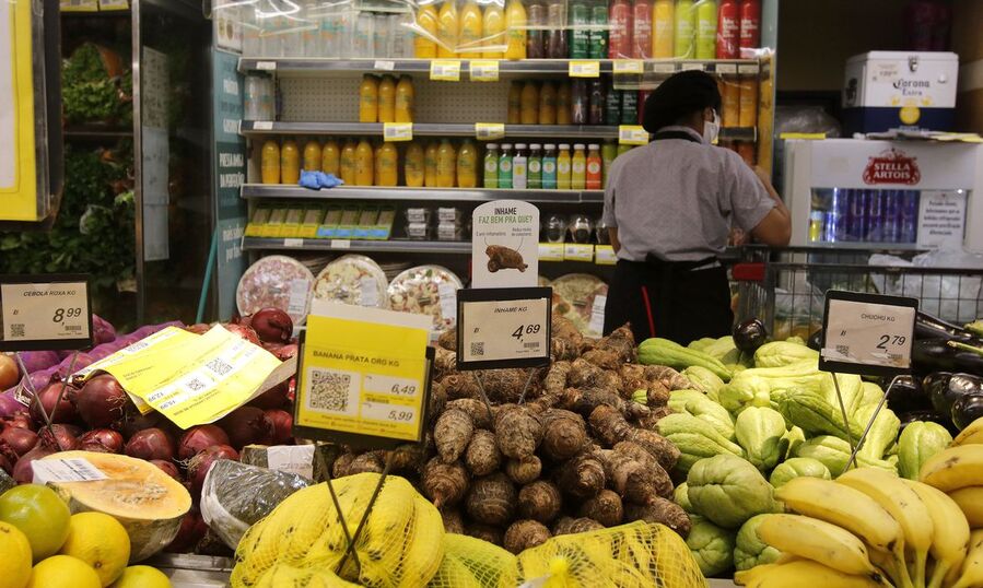 Supermercado de Maringá consegue liminar para abrir aos domingos