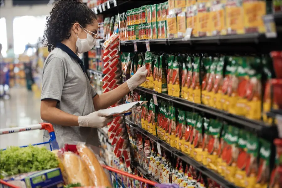 Rede de supermercados de Maringá abre mais de 100 vagas de emprego