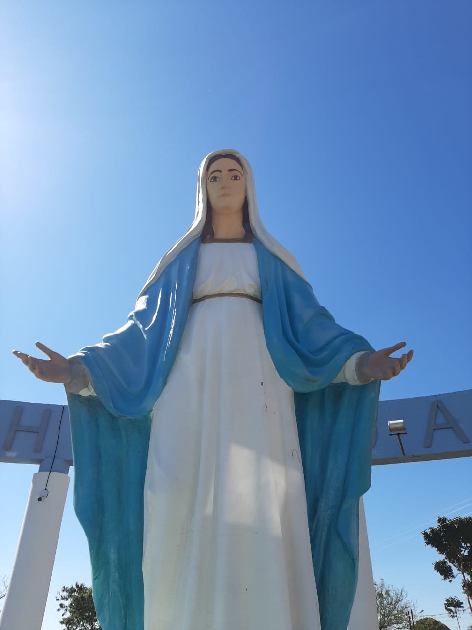 Polícia vai investigar pastor que atacou imagem de Nossa Senhora