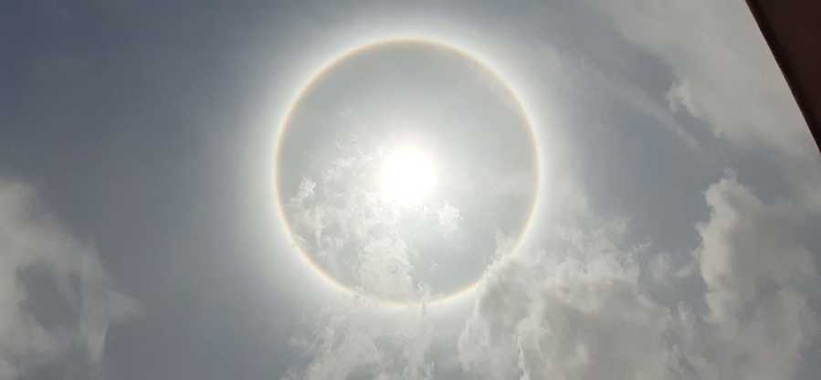 Halo solar é visto no céu de Maringá nesta quarta-feira; FOTOS