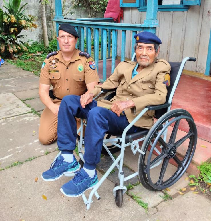 Modesto Mariano de Brito, de 97 anos, foi sargento da PM do Paraná e lutou na 2ª Guerra Mundial. 