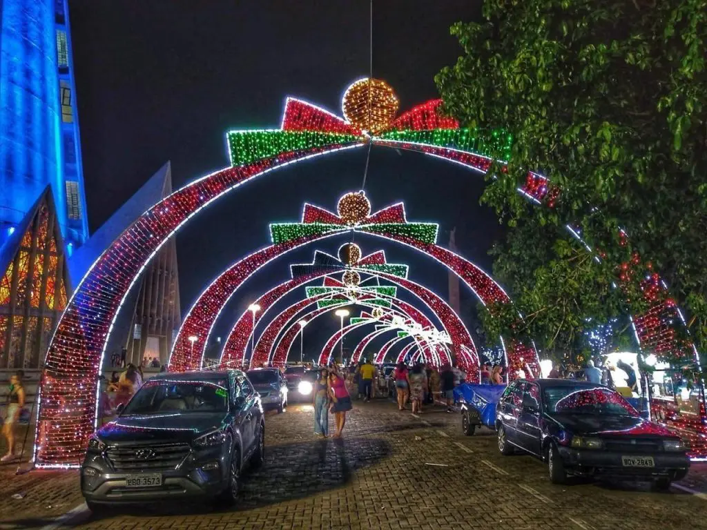 decoração de natal da Avenida cerro azul de Maringá 