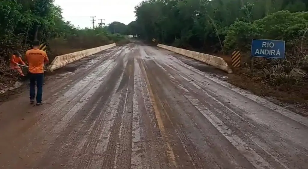 Ponte da BR 280 também é interditada