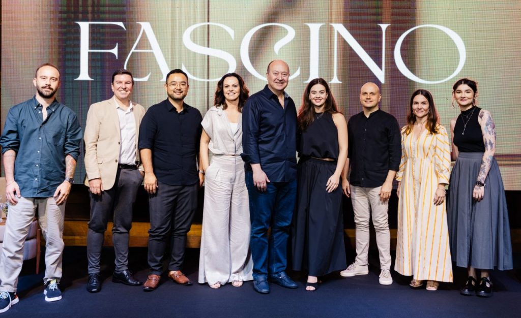 George-Sonia-e-Laura-Khoury-com-os-profissionais-das-empresas-parceiras