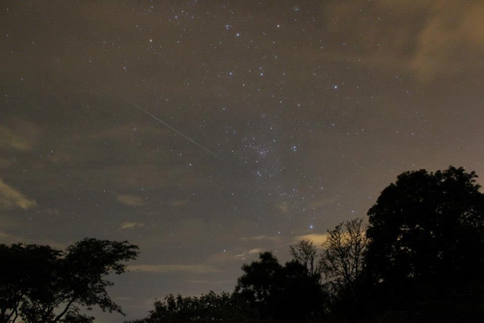 Chuva de meteoros Gemínidas: veja horário de pico e como assistir