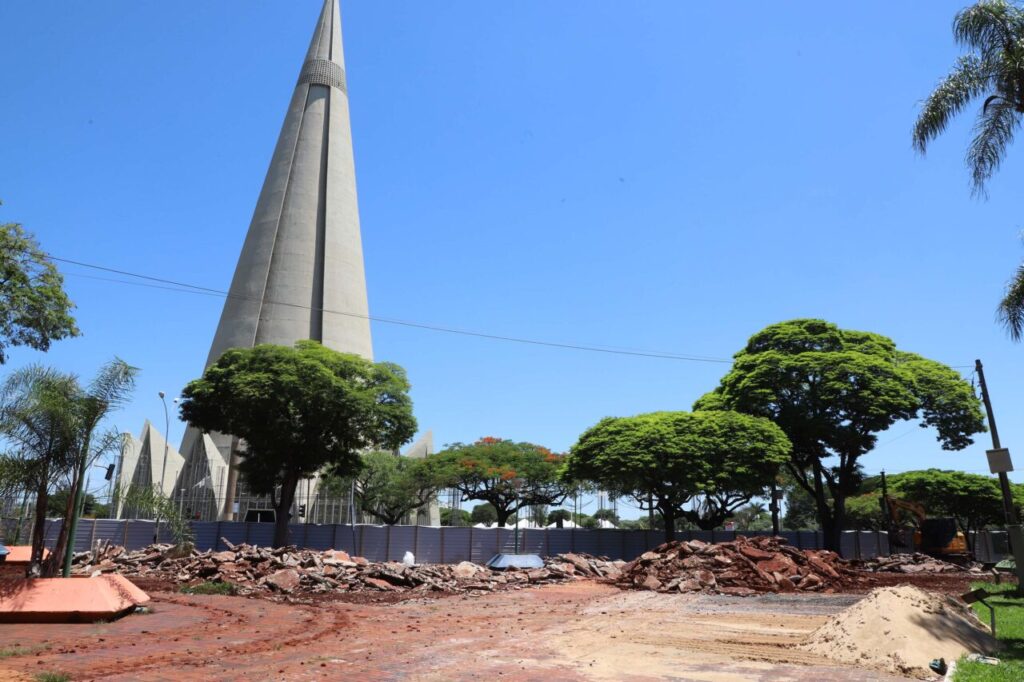 obras_de_revitalizacao_do_eixo_monumental_de_maringa-30-11-23_19