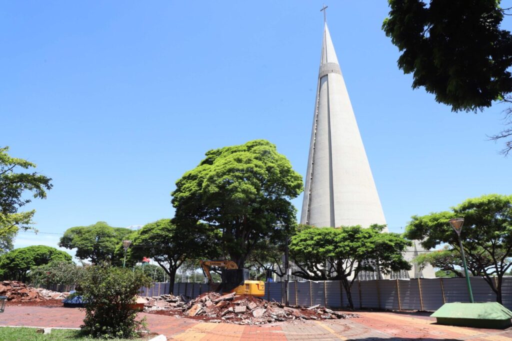 obras_de_revitalizacao_do_eixo_monumental_de_maringa-30-11-23_38