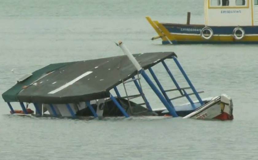 sobe-para-oito-o-numero-de-mortos-em-naufragio-na-bahia-1