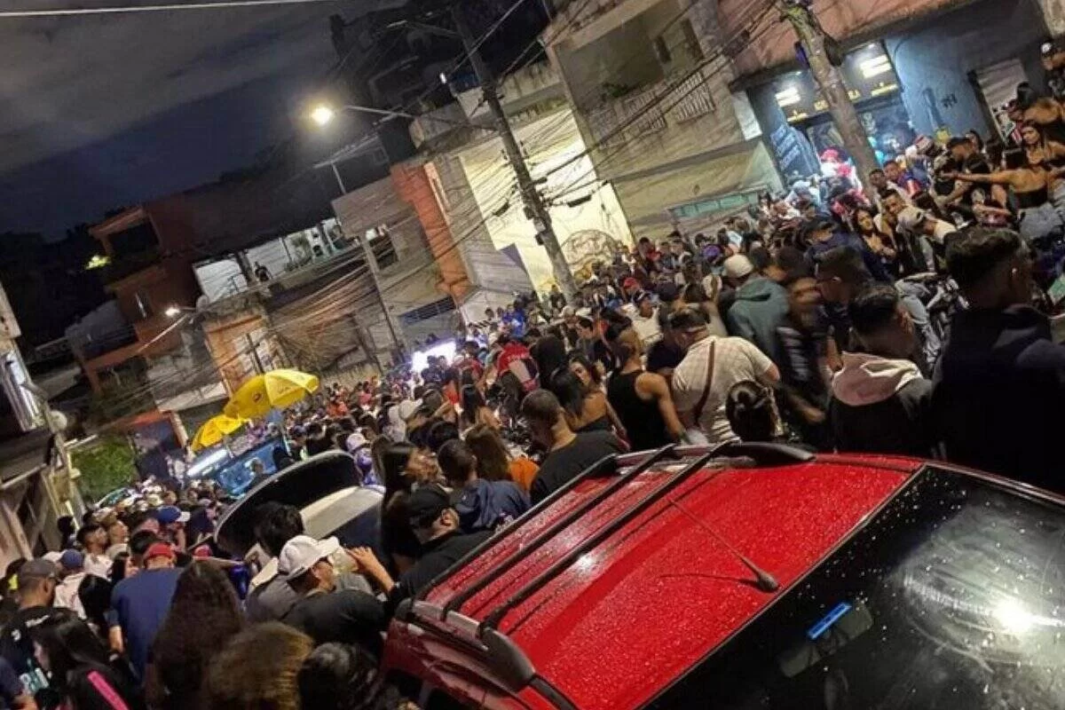 Funk, drogas e sexo na rua: pancadão de 10h inferniza zona sul de SP