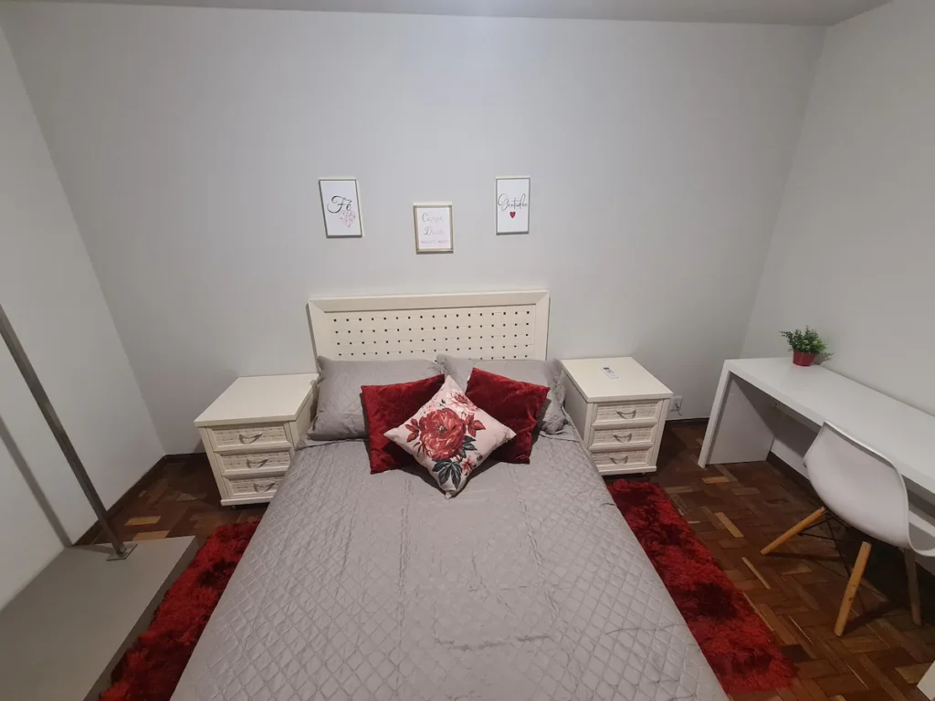 b330ae98-d0fa-4894-8ff6-d236bd914a83