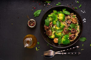 dietary-menu-healthy-vegan-salad-vegetables-broccoli-mushrooms-spinach-quinoa-bowl-flat-lay-top-view