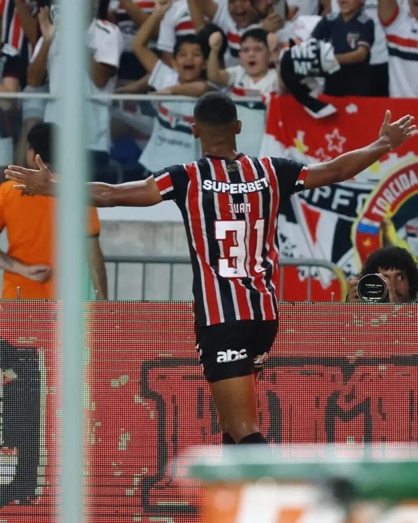 saopaulofc_1714697497_3359448554115133795_20410172-1