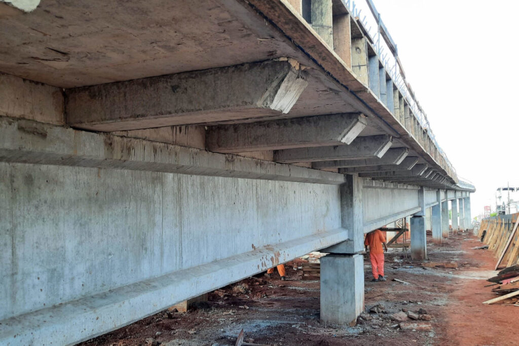 Novos viadutos de Sarandi estão recebendo alças de acesso