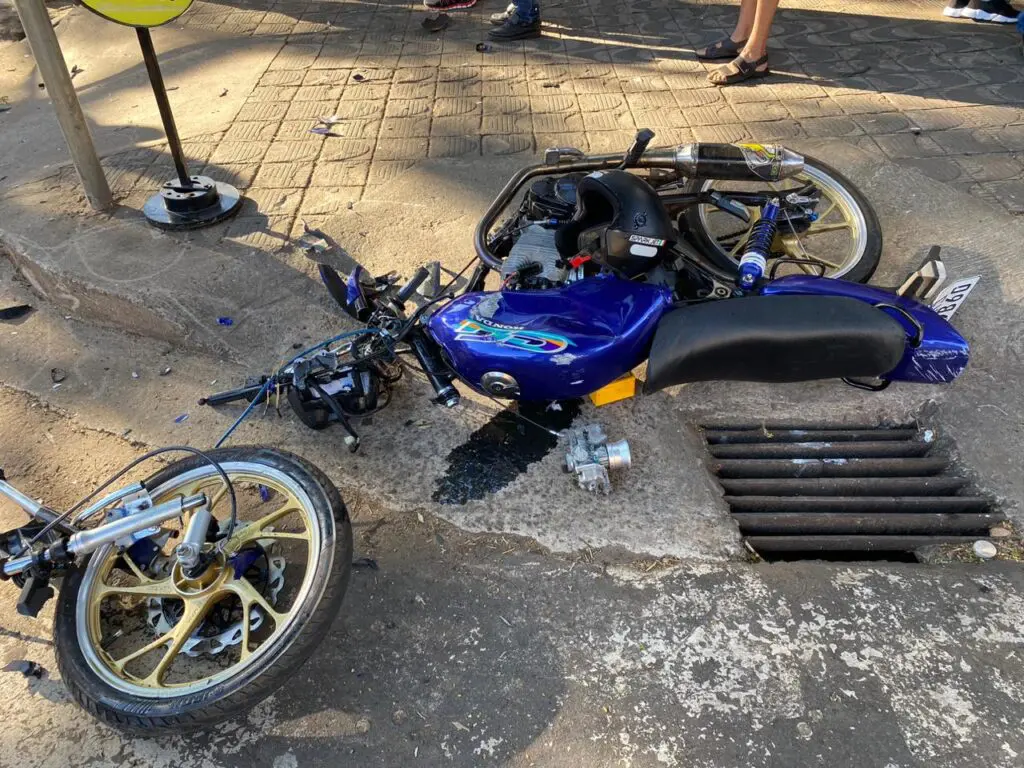 motociclista-agradece-a-deus-em-postagem-por-livramento-em-acidente-impressionante-5