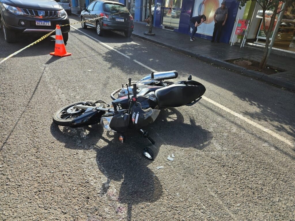 video-mostra-motociclista-sendo-baleado-enquanto-andava-de-moto-durante-o-atendimento-uma-viatura-da-policia-militar-capotou-3-transformed-1