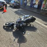 video-mostra-motociclista-sendo-baleado-enquanto-andava-de-moto-durante-o-atendimento-uma-viatura-da-policia-militar-capotou-3-transformed