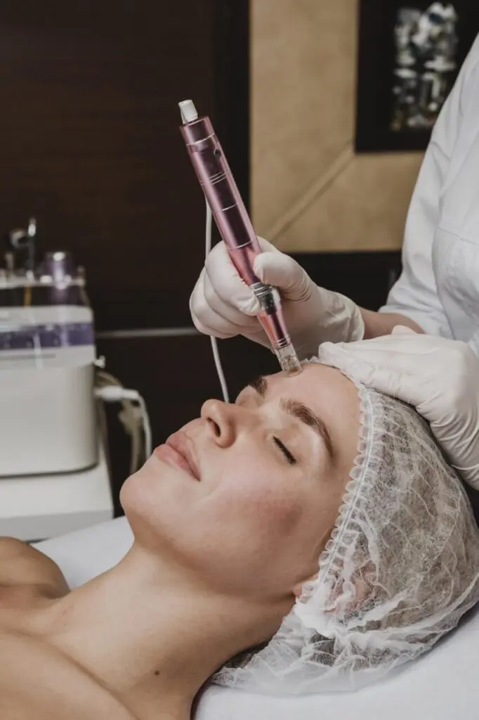 woman-wellness-center-having-cosmetic-treatment