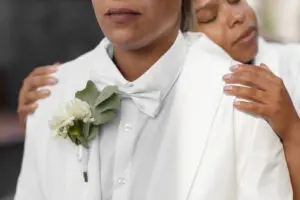 portrait-lesbian-women-their-wedding-ceremony