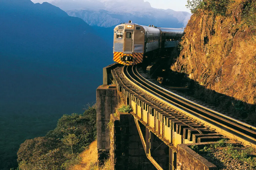 Curitiba-Morretes (através da Serra Verde Express)
