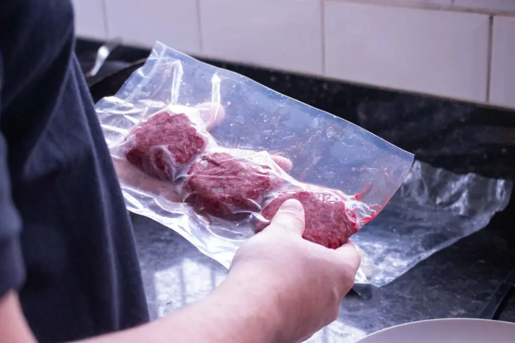Apoiada pelo Estado, startup paranaense transforma fungos em “carne”