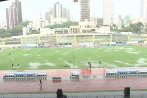 Maringá FC em jogo com dia de chuva